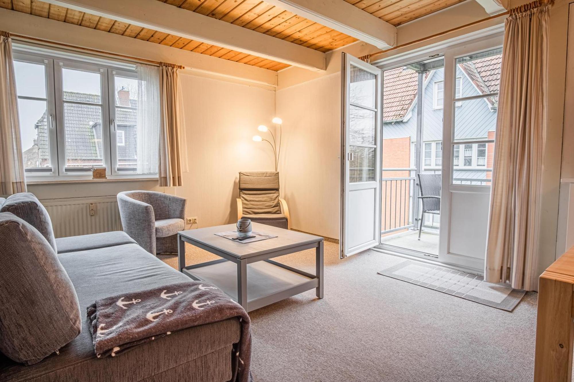 Haus Moewe Apartment *